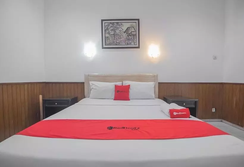 Hotelli Reddoorz @ Jalan R.e. Martadinata Sukabumi