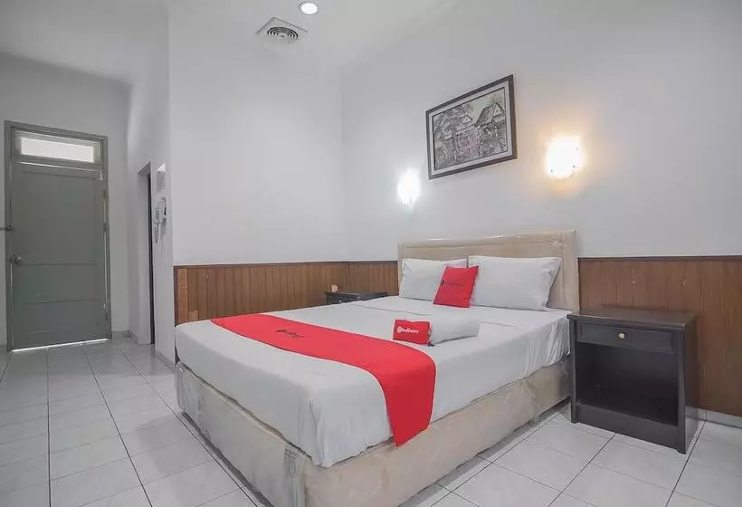 Hotelli Reddoorz @ Jalan R.e. Martadinata Sukabumi