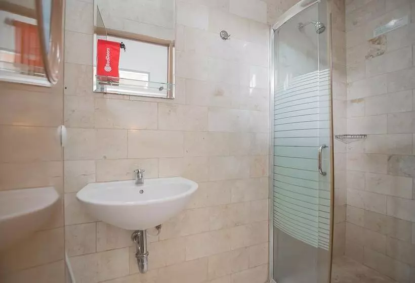 Hotelli Reddoorz @ Jalan R.e. Martadinata Sukabumi