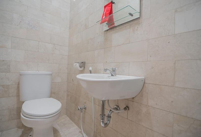 فندق Reddoorz @ Jalan R.e. Martadinata Sukabumi