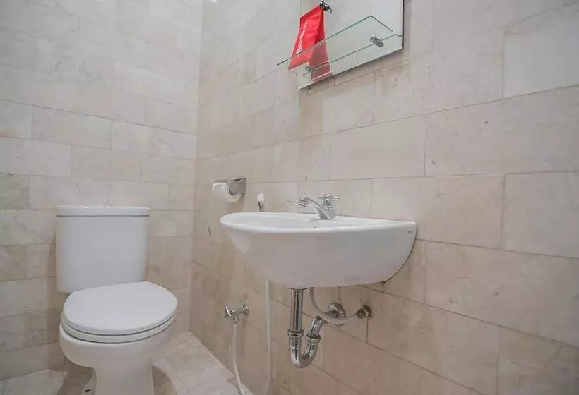 Hotelli Reddoorz @ Jalan R.e. Martadinata Sukabumi