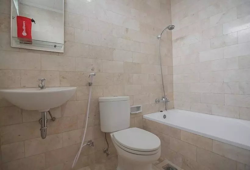 Hotelli Reddoorz @ Jalan R.e. Martadinata Sukabumi