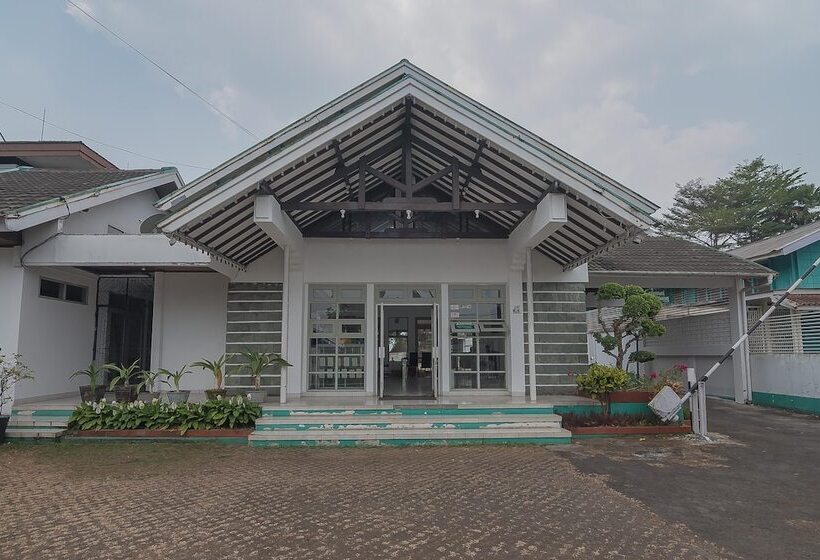 فندق Reddoorz @ Jalan R.e. Martadinata Sukabumi