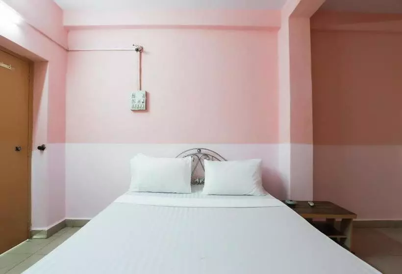 ホテル Spot On 48716 Gayatri Guest House