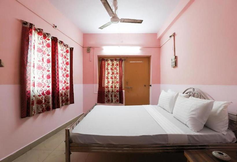 Hotell Spot On 48716 Gayatri Guest House