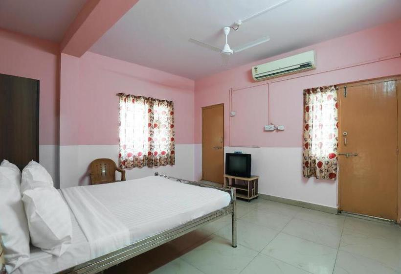Hotell Spot On 48716 Gayatri Guest House