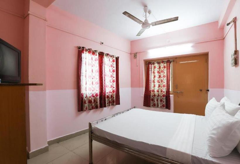 Hotell Spot On 48716 Gayatri Guest House