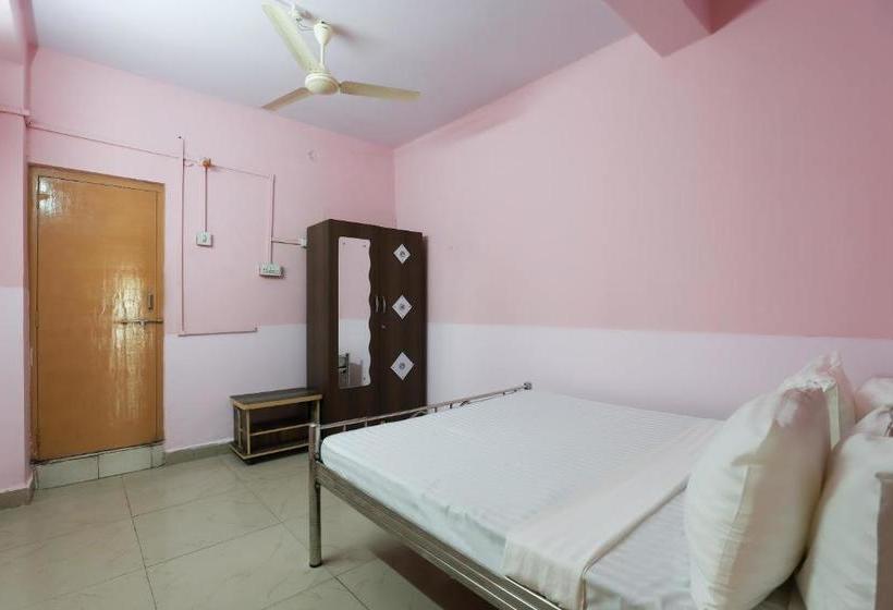 Hotell Spot On 48716 Gayatri Guest House