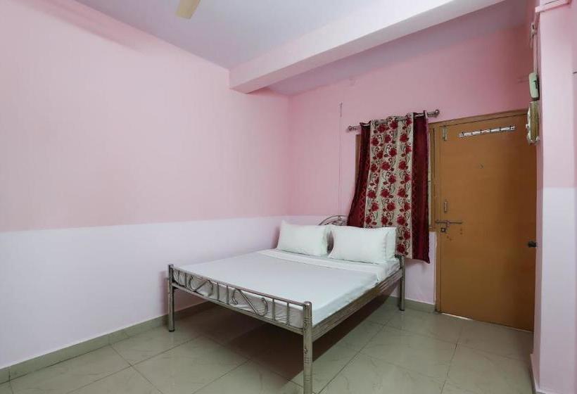 Hotell Spot On 48716 Gayatri Guest House