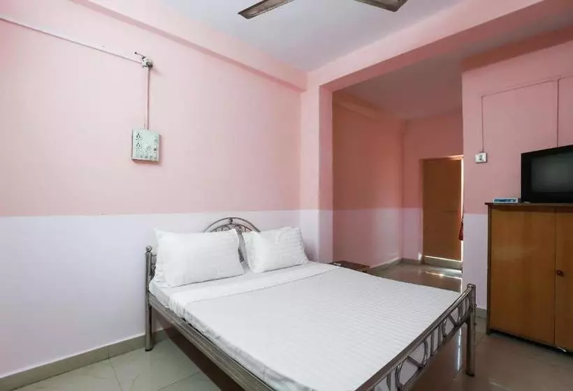ホテル Spot On 48716 Gayatri Guest House