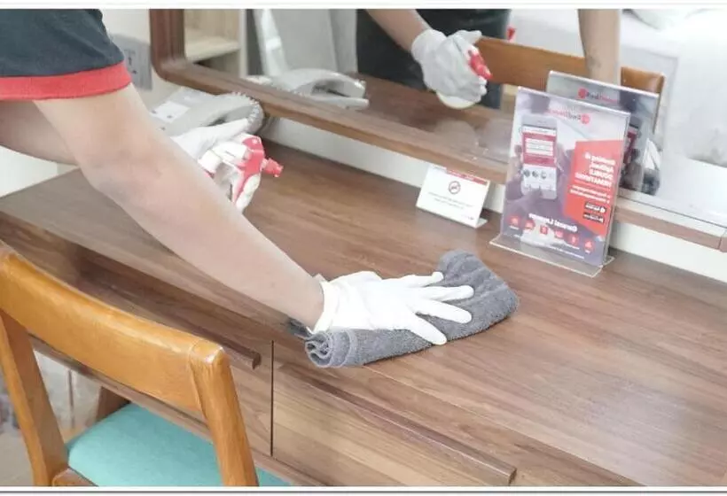 ペンション Reddoorz Plus Near Teras Kota 3