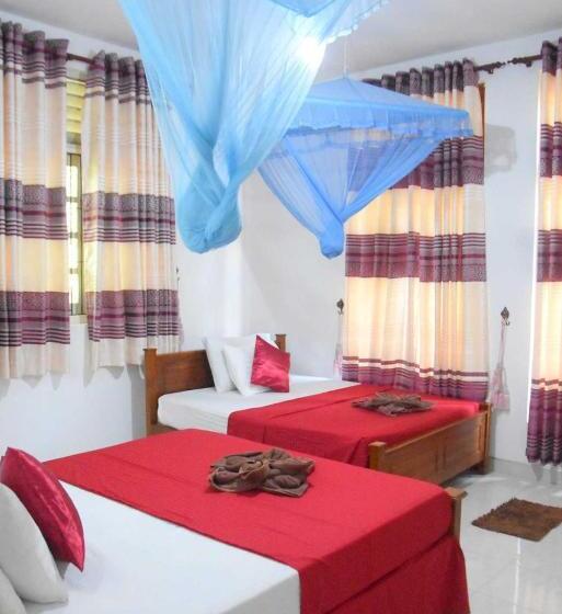 پانسیون Royal Views Residence