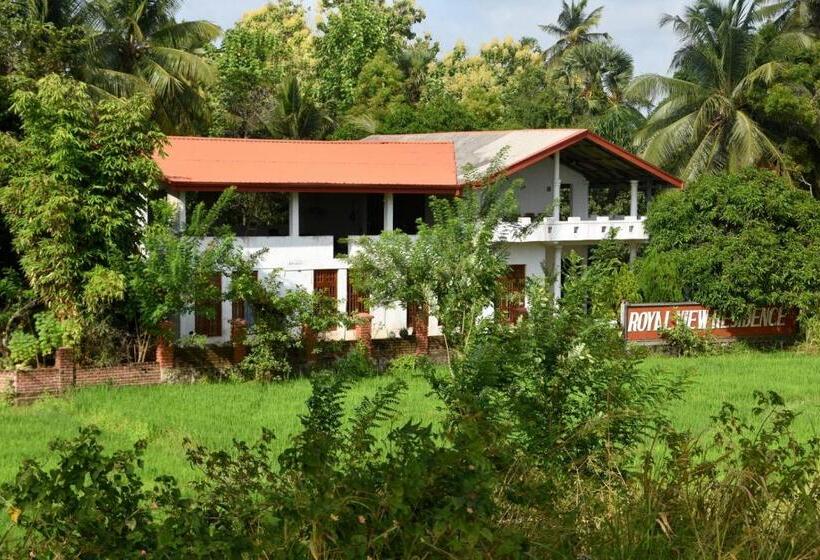 پانسیون Royal Views Residence