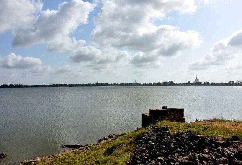 پانسیون Royal Views Residence