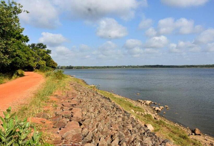 پانسیون Royal Views Residence