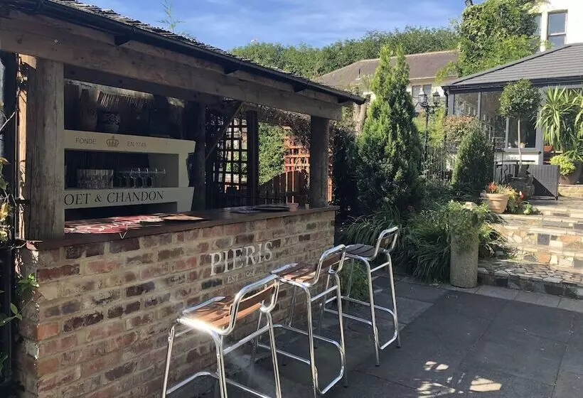 ホテル Michelangelos   Rooms, Restaurant & Bar