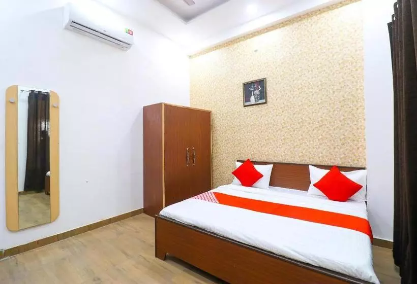 Hotelli Oyo 60553 Hari Pearl Residency Deluxe