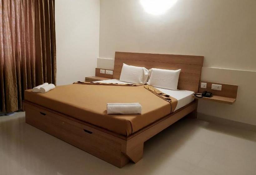 Hotel The Nest Compact Inn