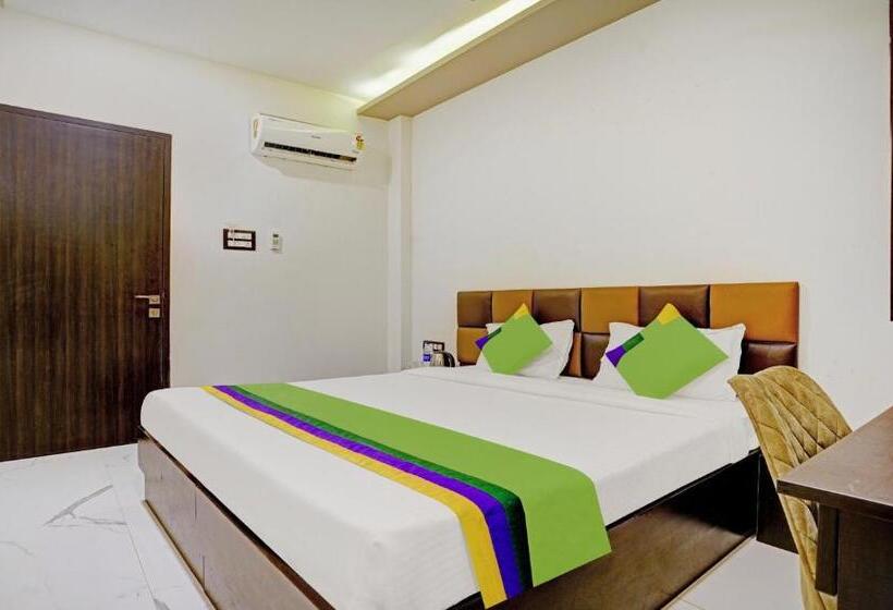 Prime Grand Hotel, Mumbai