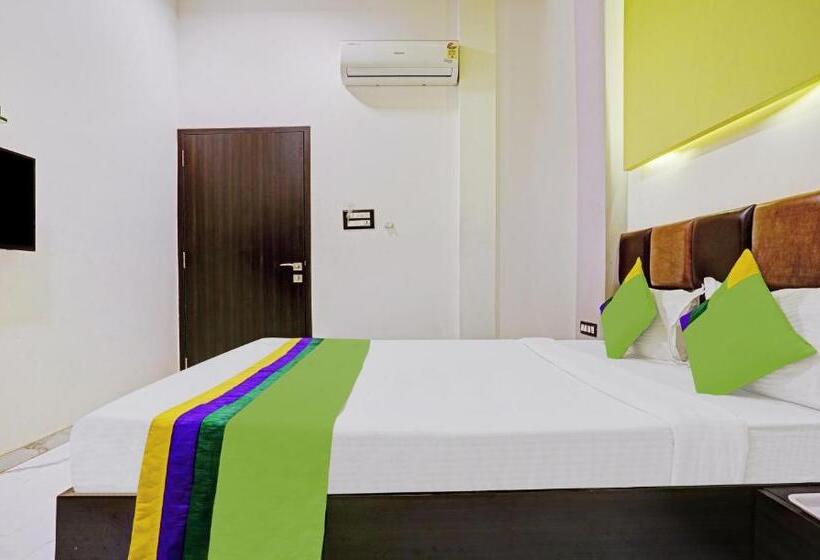 Prime Grand Hotel, Mumbai