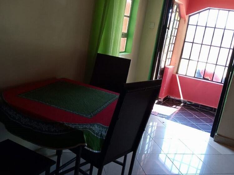 تختخواب و صبحانه Joppers Guest House