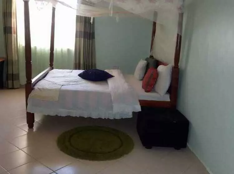 تختخواب و صبحانه Joppers Guest House