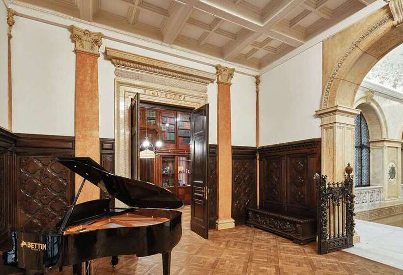 هتل Doubletree By Hilton Trieste