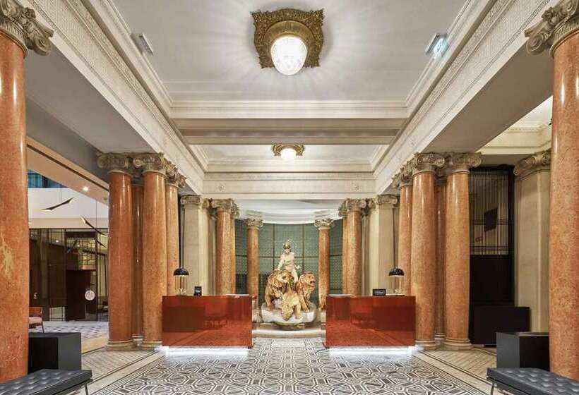 هتل Doubletree By Hilton Trieste