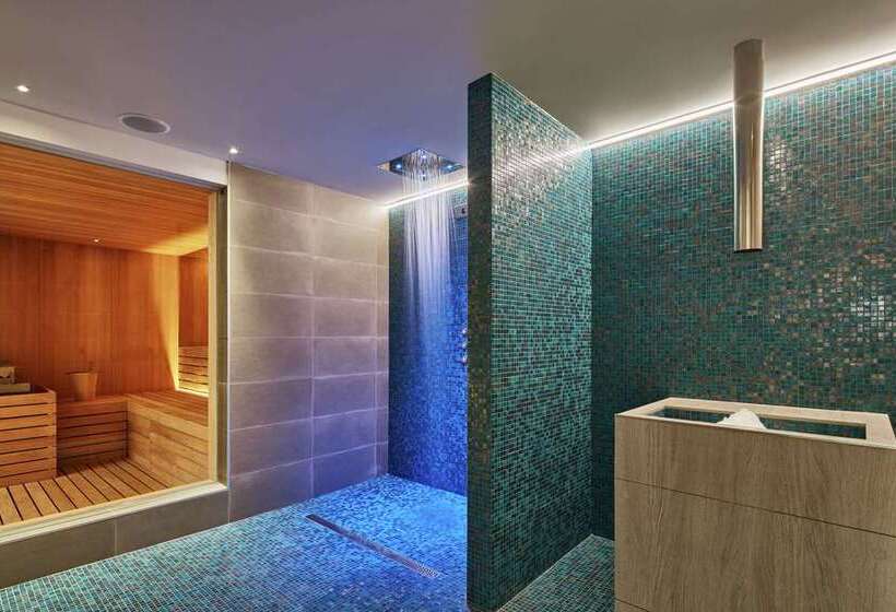 هتل Doubletree By Hilton Trieste