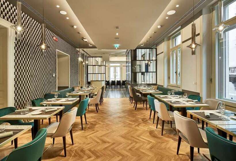 هتل Doubletree By Hilton Trieste