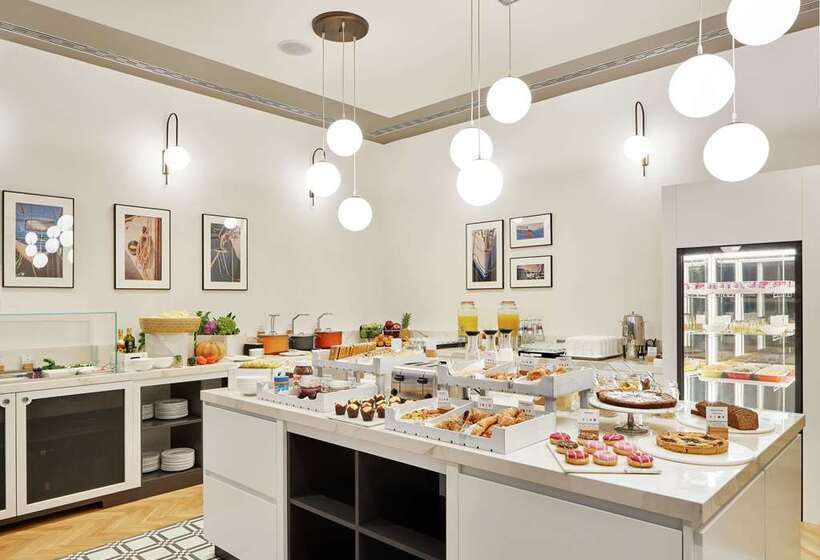 هتل Doubletree By Hilton Trieste