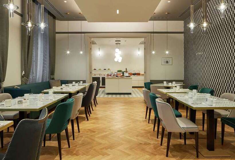 هتل Doubletree By Hilton Trieste