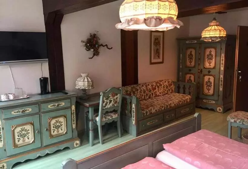 ホテル Hostaria Del Castello