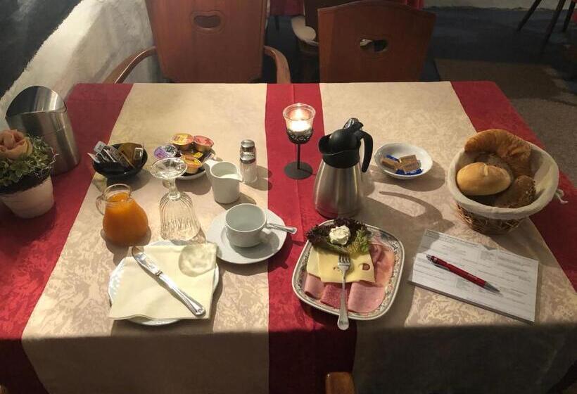 Отель Hostaria Del Castello