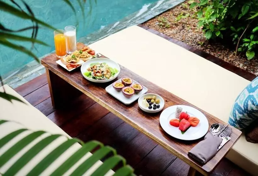 Sarina Hotel & Villa