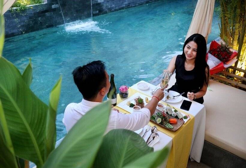 Sarina Hotel & Villa