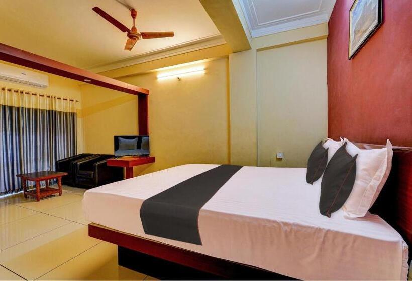 בית מלון כפרי Spot On 700758  Kvc Holiday Inn