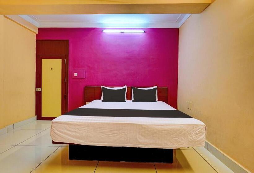 בית מלון כפרי Spot On 700758  Kvc Holiday Inn