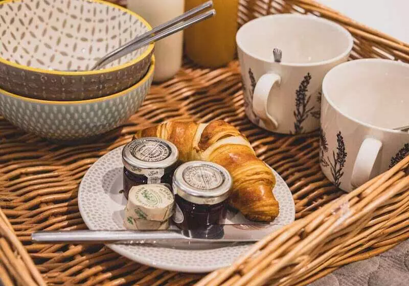 Aamiaismajoitus (B&B) The Red Lion At Hellidon