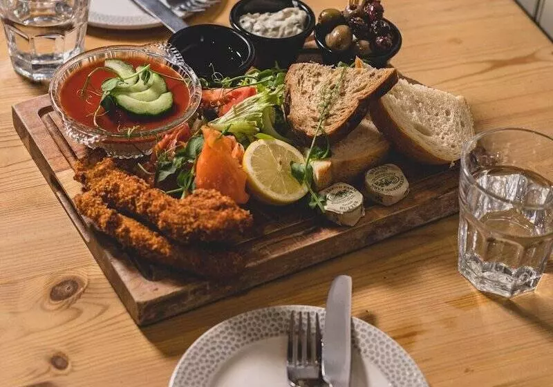 Aamiaismajoitus (B&B) The Red Lion At Hellidon