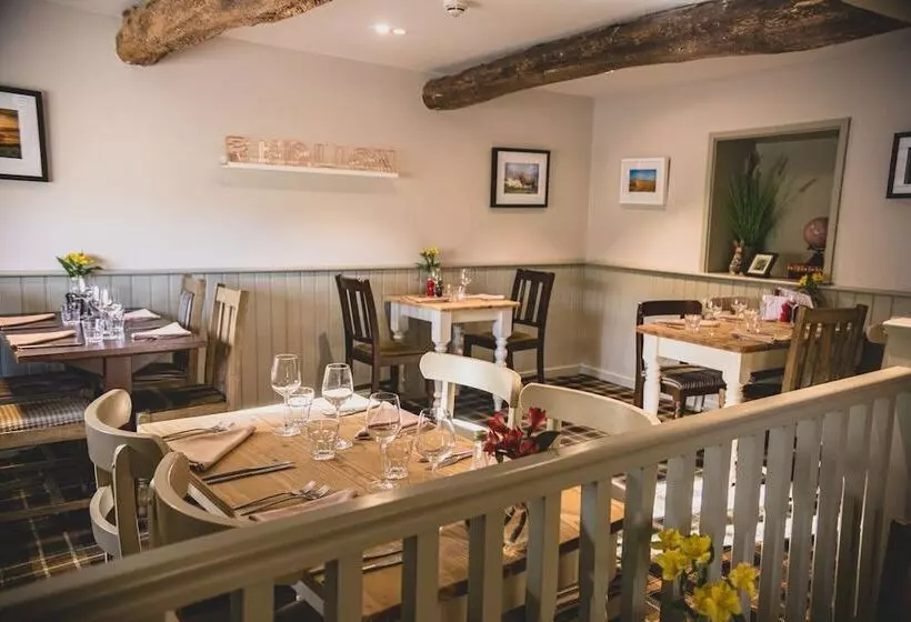 Aamiaismajoitus (B&B) The Red Lion At Hellidon