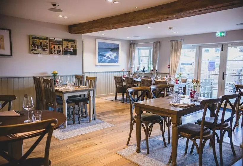 Aamiaismajoitus (B&B) The Red Lion At Hellidon