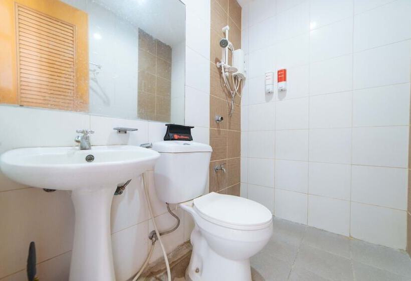 Hotelli Reddoorz Plus Near Dadiangas Heights