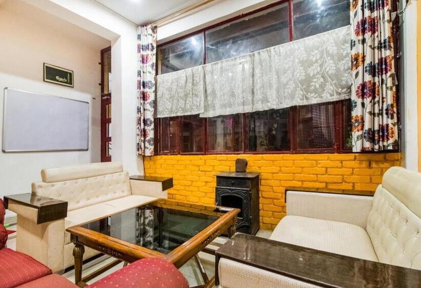 Hotell Spot On 37725 Doon View Guest House