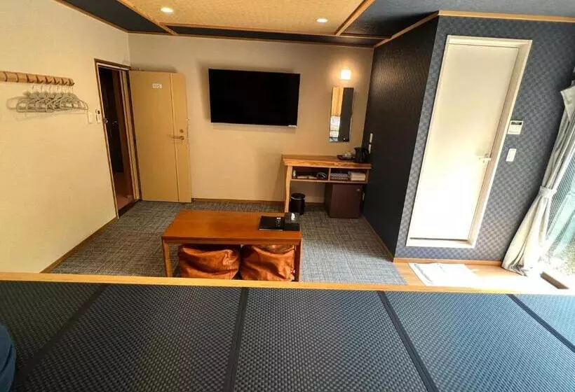 پانسیون Onsen & Garden Asante Inn