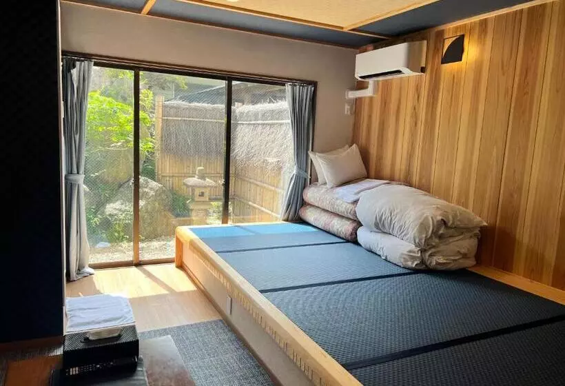 پانسیون Onsen & Garden Asante Inn