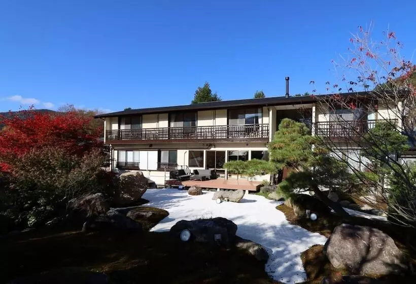 پانسیون Onsen & Garden Asante Inn