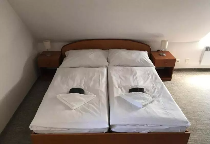 ペンション Knežicka Chalupa