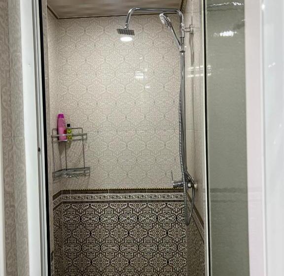 بنسيون Shahnoza Grand