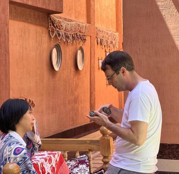 بنسيون Shahnoza Grand